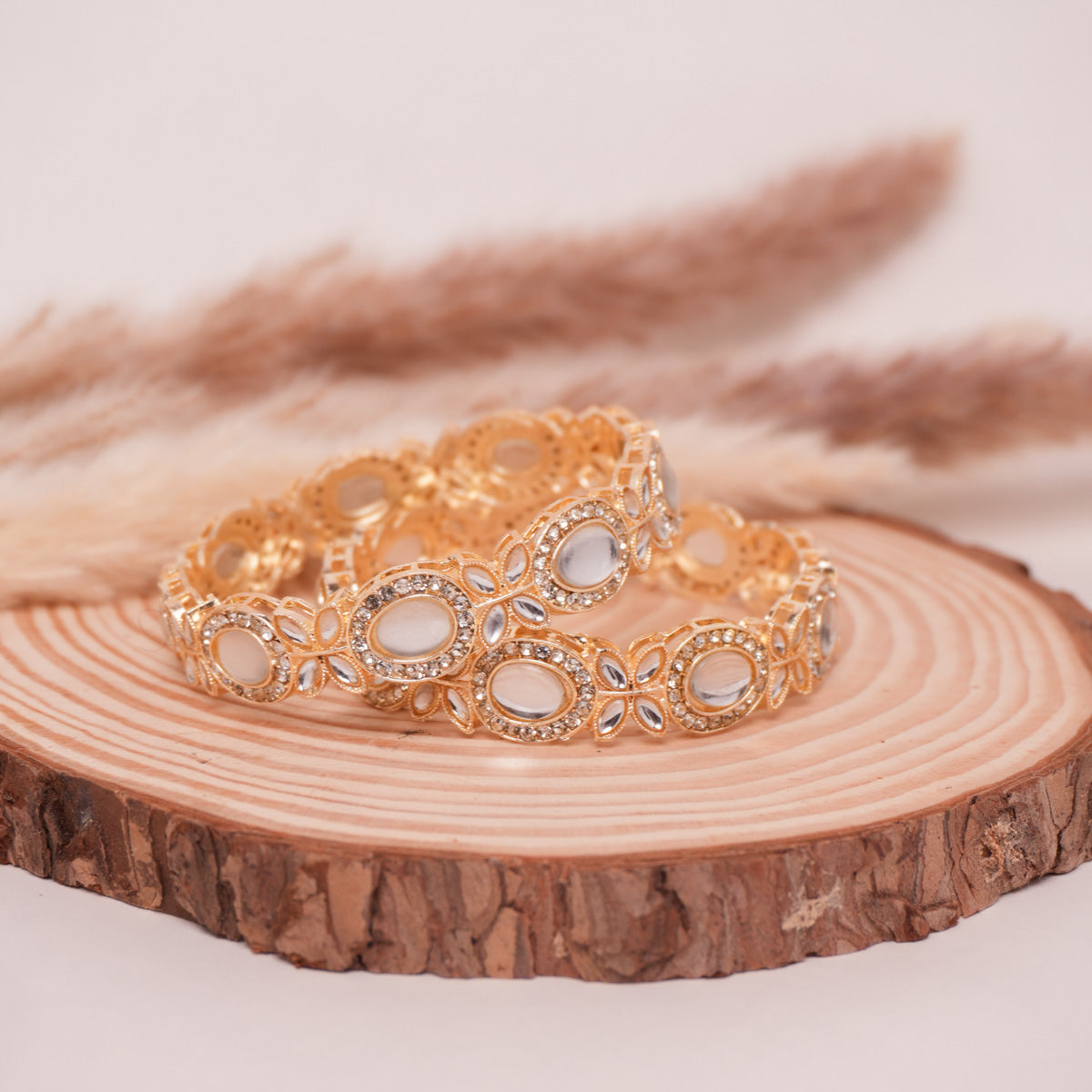 Kira Kundan Kada Pair