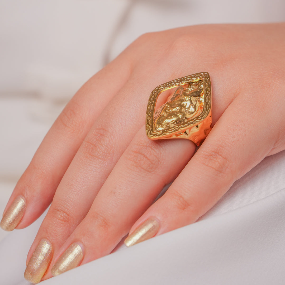 Veloura Ring