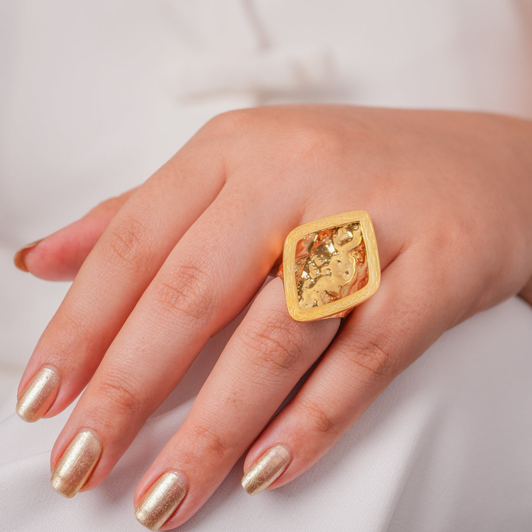 Veloura Ring
