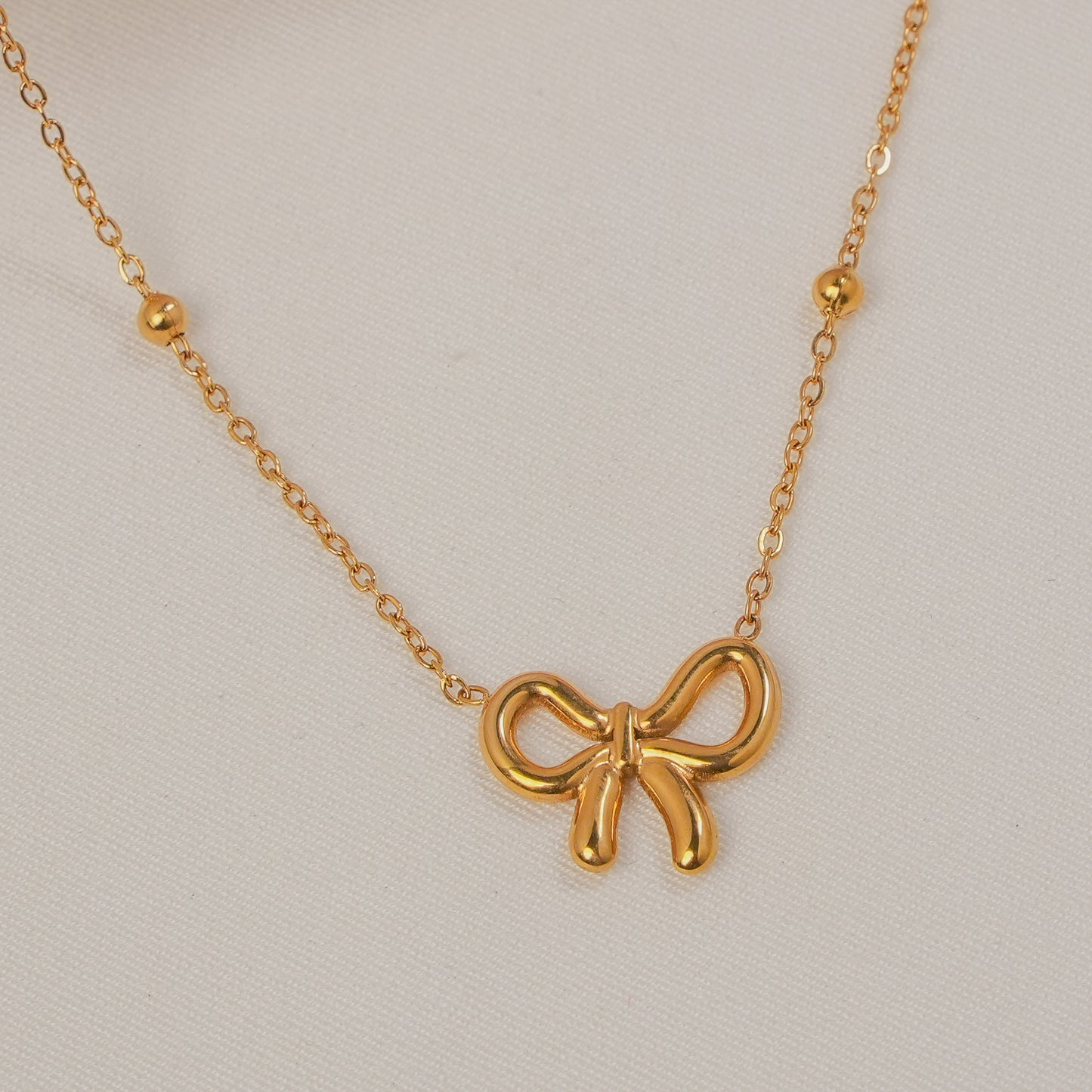 Pretty Bow Necklace