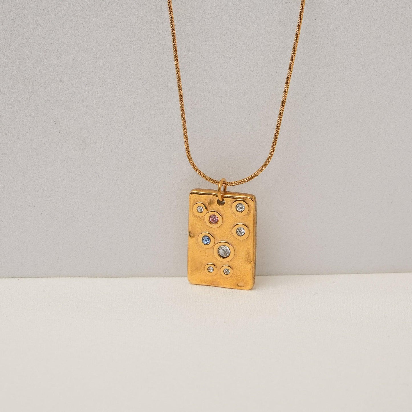 Aeris Pendant Necklace