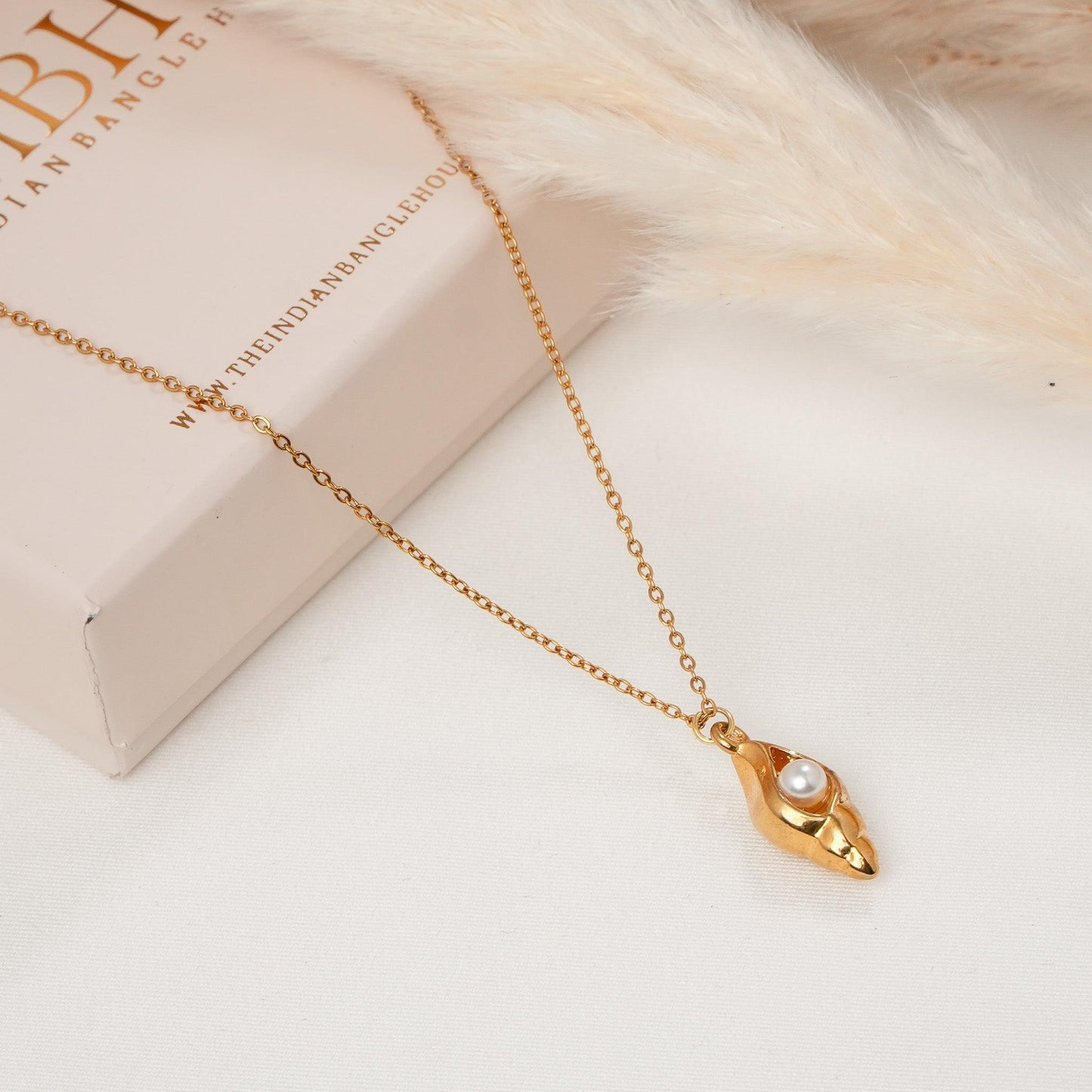 Nia Croissant Necklace