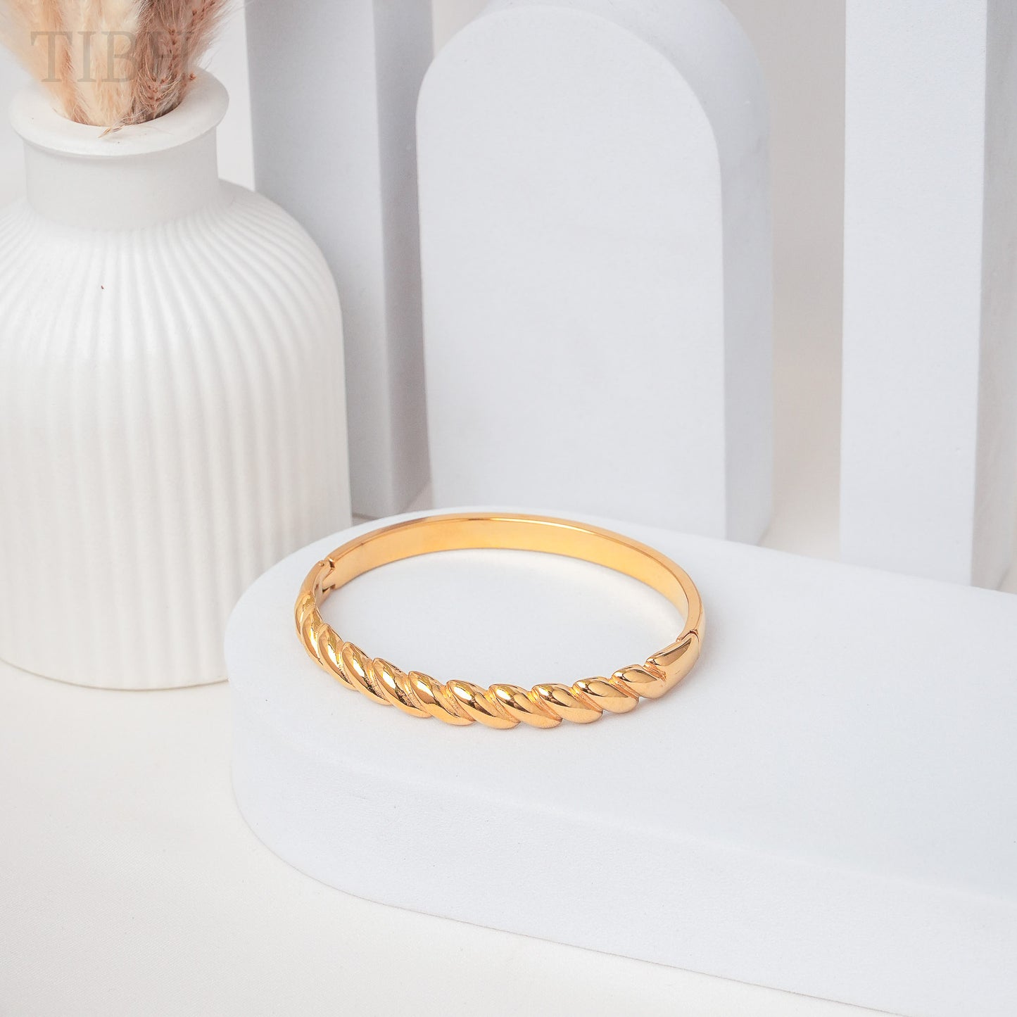 Crossiant Bracelet