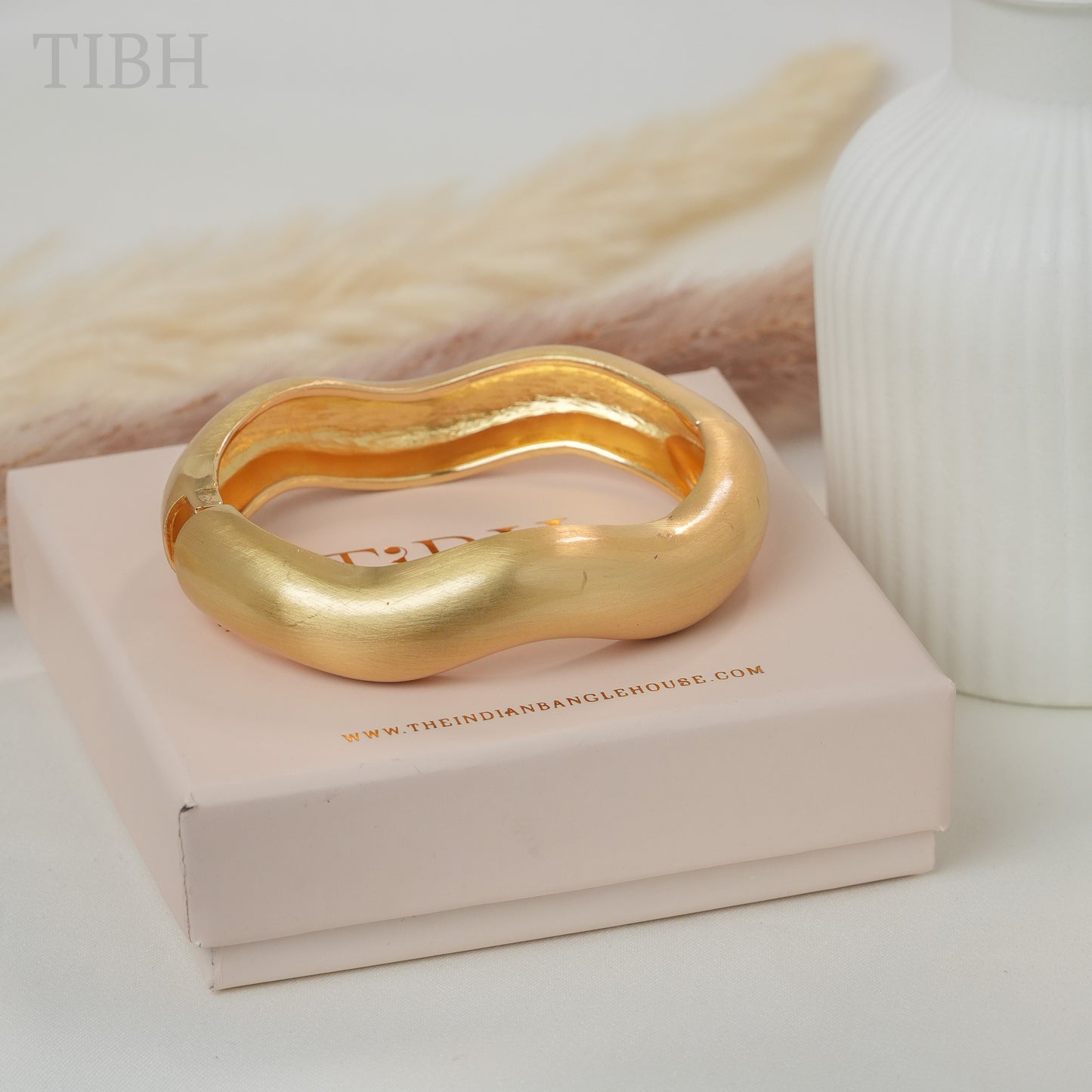 Talia Curved Bracelet