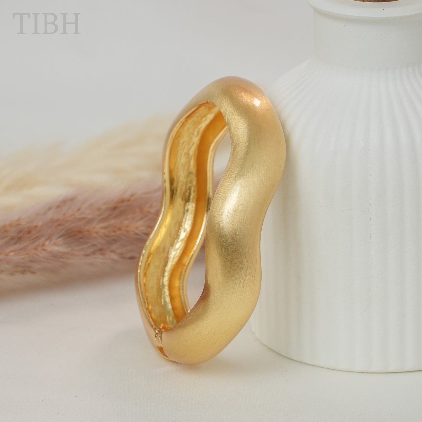 Talia Curved Bracelet