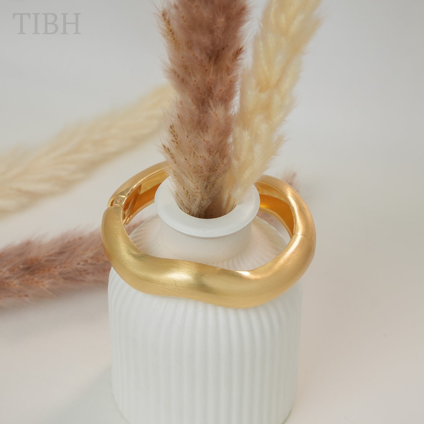 Talia Curved Bracelet