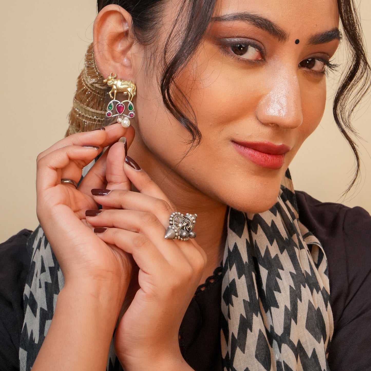 Nayantara Dual Tone Earrings