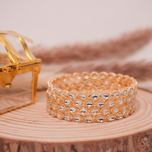 Vedika Tilak Kundan Bangles Set