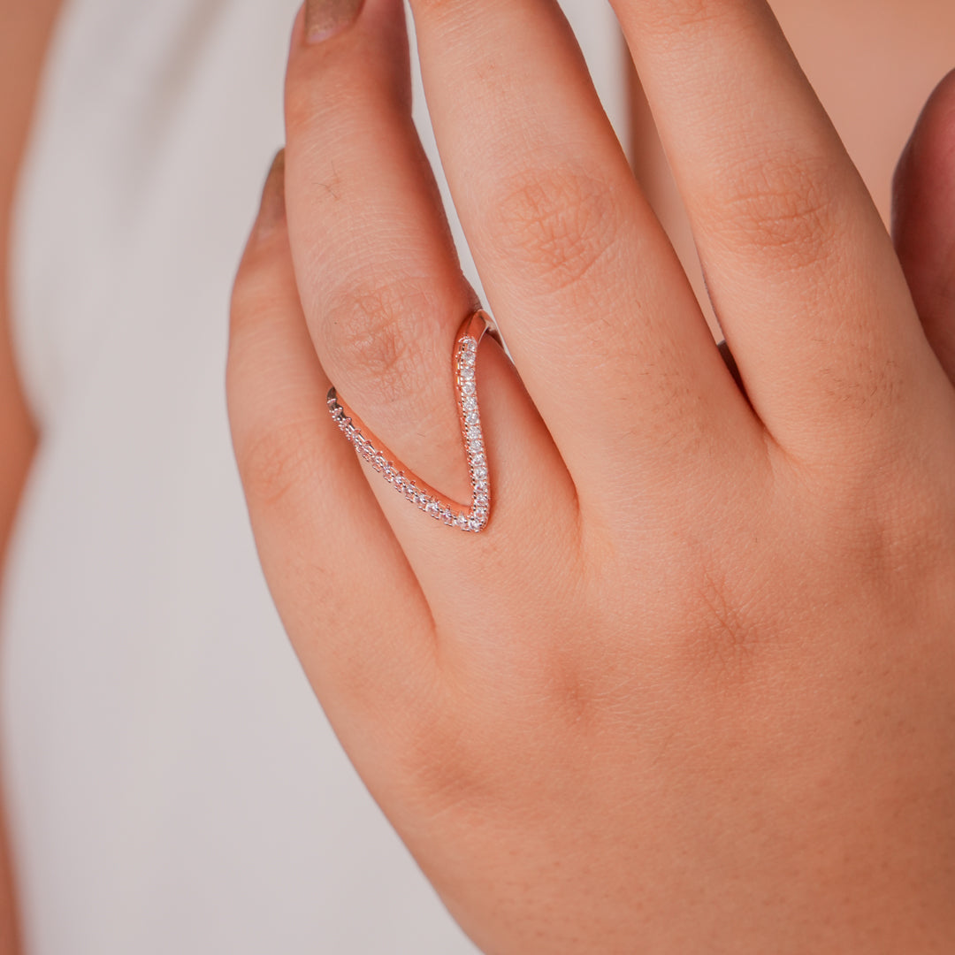 Allure V Stone Heart Ring