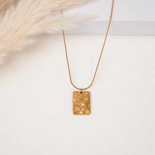 Aeris Pendant Necklace