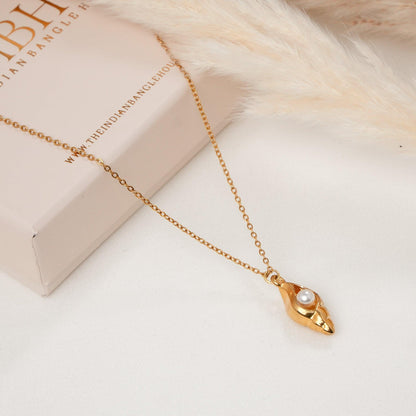 Nia Croissant Necklace