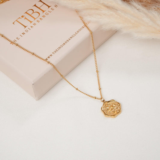 Elara Pendant Necklace