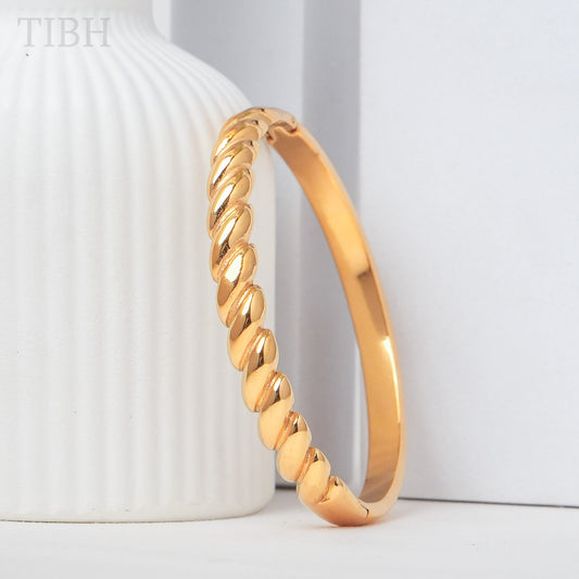 Crossiant Bracelet