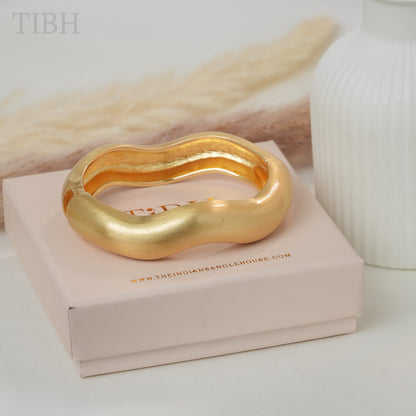 Talia Curved Bracelet