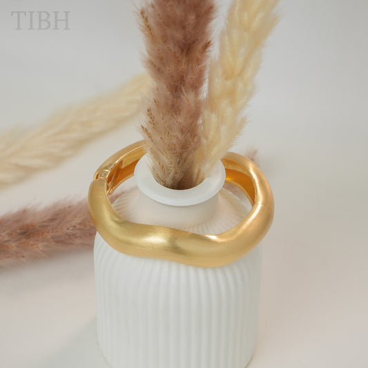 Talia Curved Bracelet