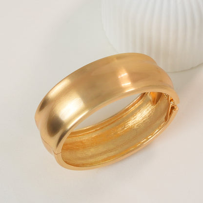 Noura Bold Bracelet