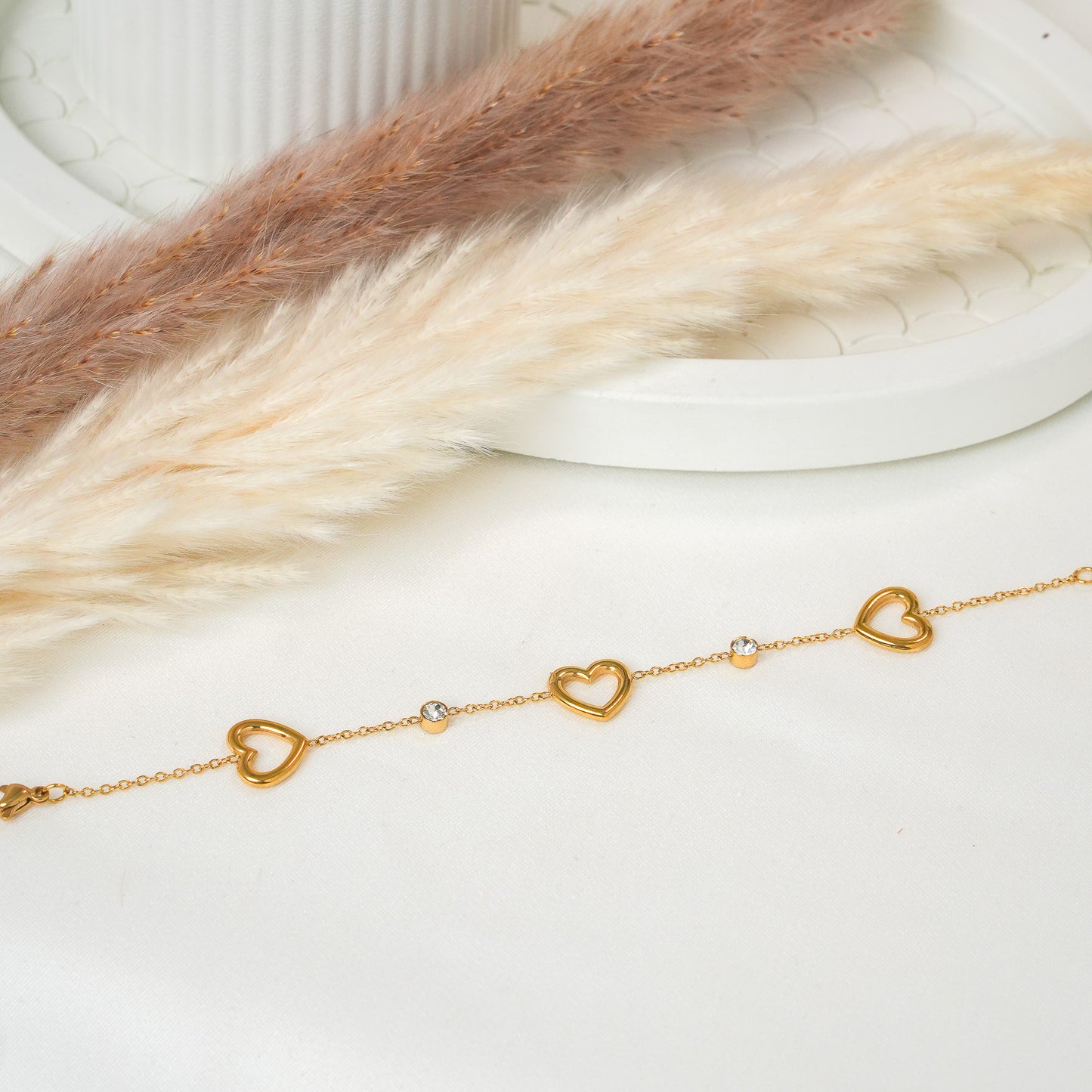 Minimal heart Bracelet