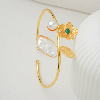Minimal Pearl Brass Cuff