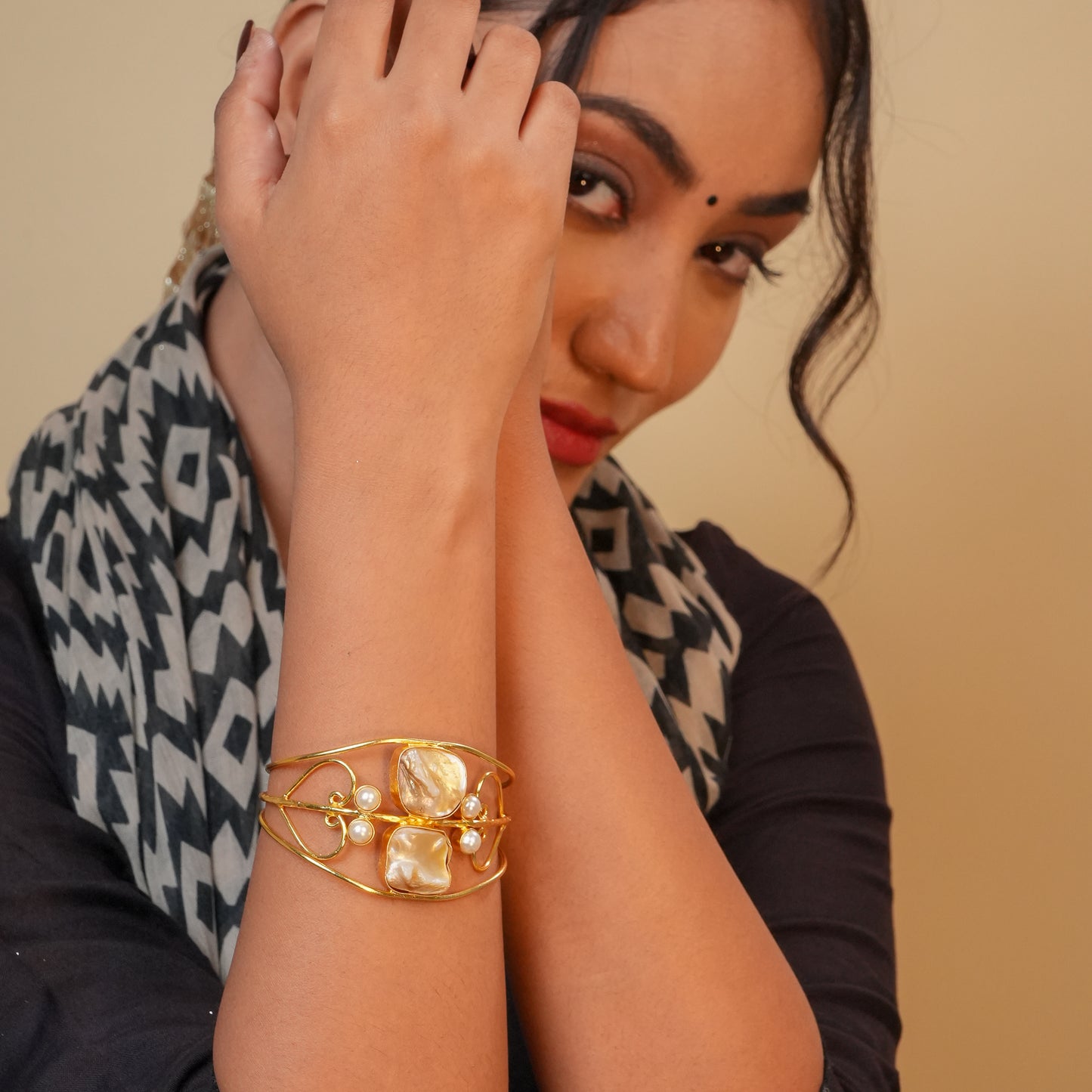 Pearl MOP Bloom Cuff