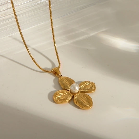 Arlette Pendant Necklace