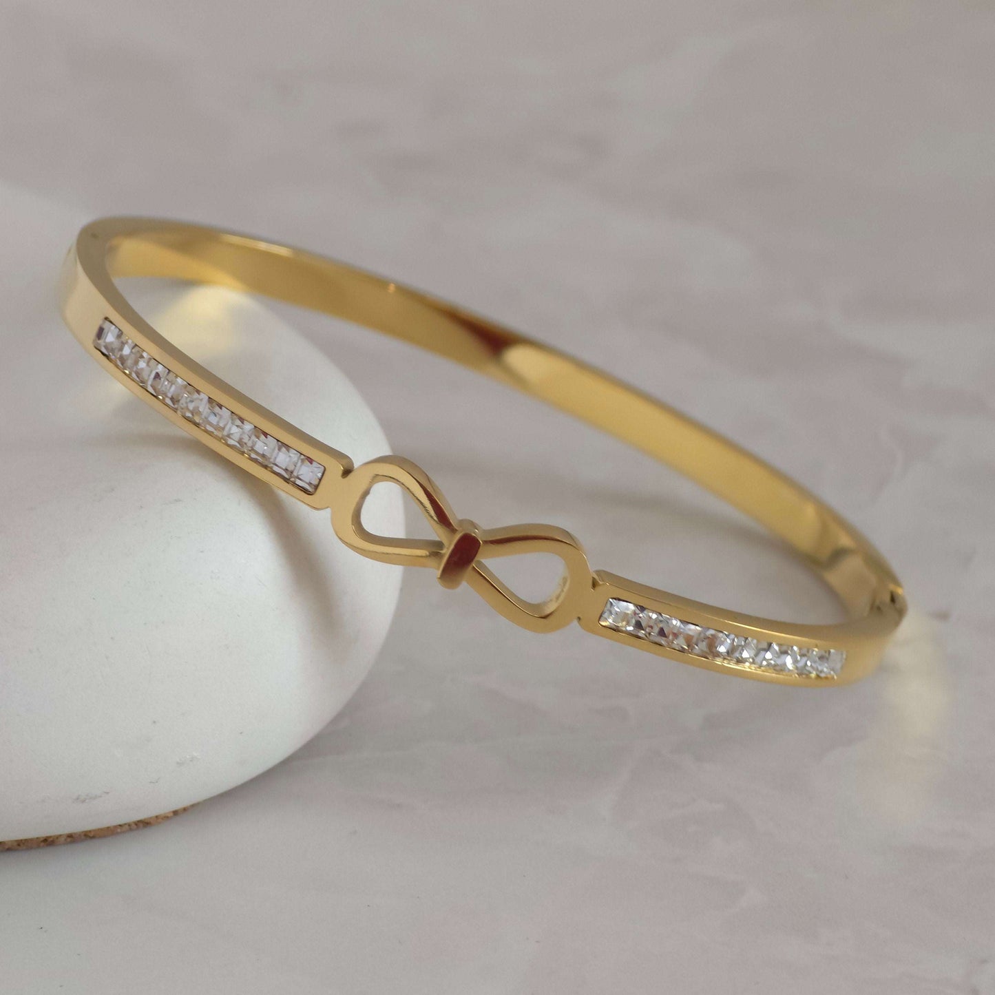 Zephyr Bow Bracelet